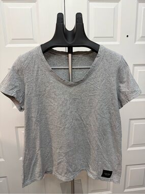 Calvin Klein Heather Gray V-Neck Short Sleeve Tee